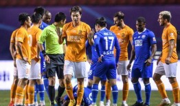 足坛最新爆料新闻直播视频,直播视频揭秘球星转会内幕